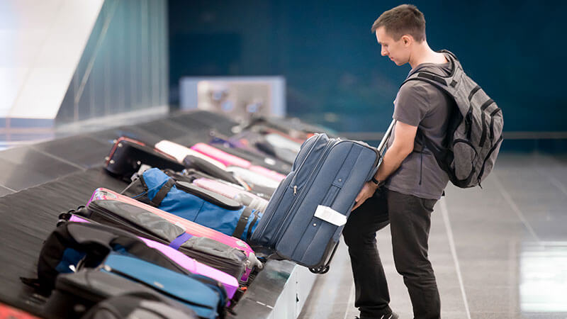 Master The Art Of Luggage Identification: Tips For Spotting Your Bag At Busy Airports